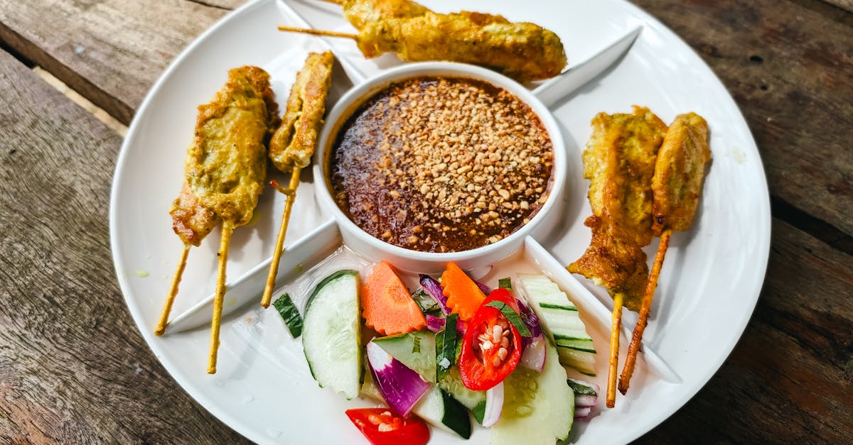 découvrez une délicieuse recette de poulet au beurre de cacahuète, alliant saveurs douces et épicées pour un plat facile et original.