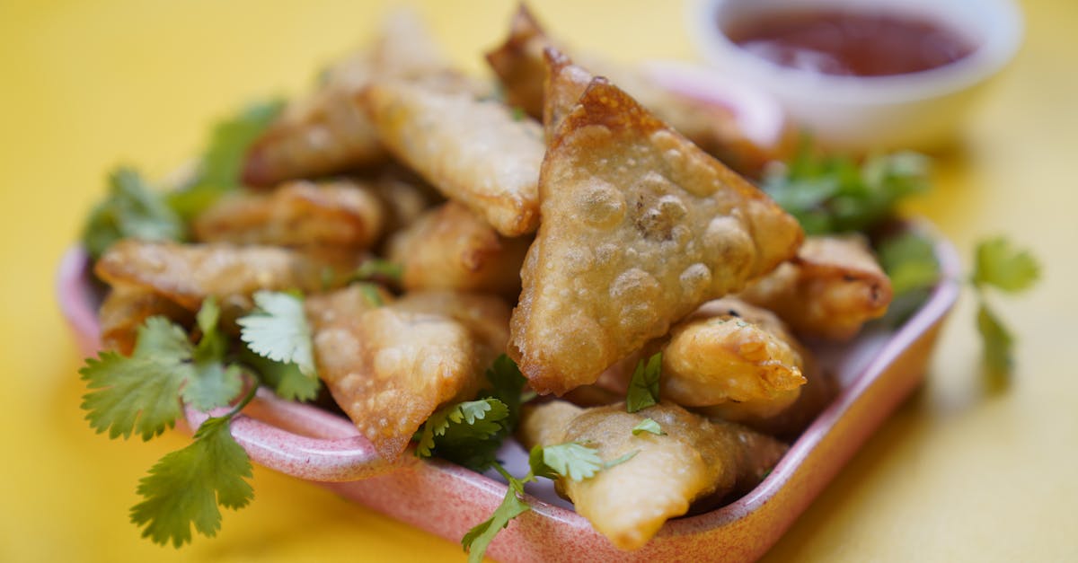 découvrez notre recette savoureuse de samosas au thon, parfaits pour un apéritif gourmand et facile à préparer.