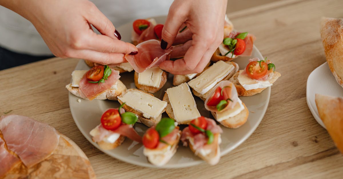 découvrez notre plateau d'apéritifs facile à préparer, parfait pour impressionner vos invités avec des saveurs variées et délicieuses en un rien de temps.