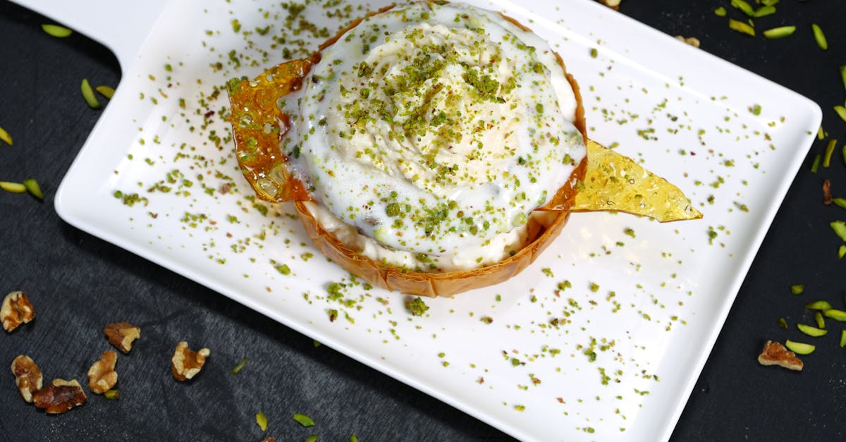 découvrez nos délicieuses recettes de douceurs libanaises traditionnelles, faciles à préparer pour un voyage gourmand au cœur du liban.