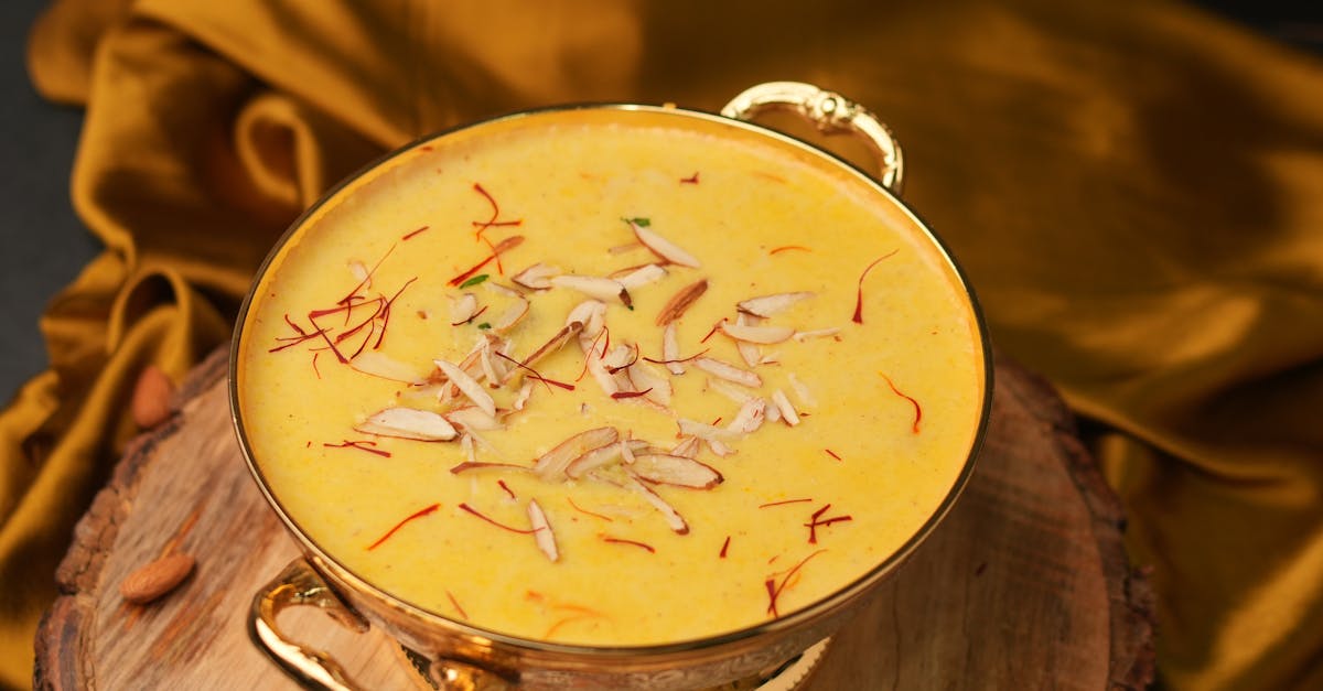 découvrez notre délicieuse sauce au safran, parfaite pour sublimer vos plats avec une touche d'élégance et de saveur unique.