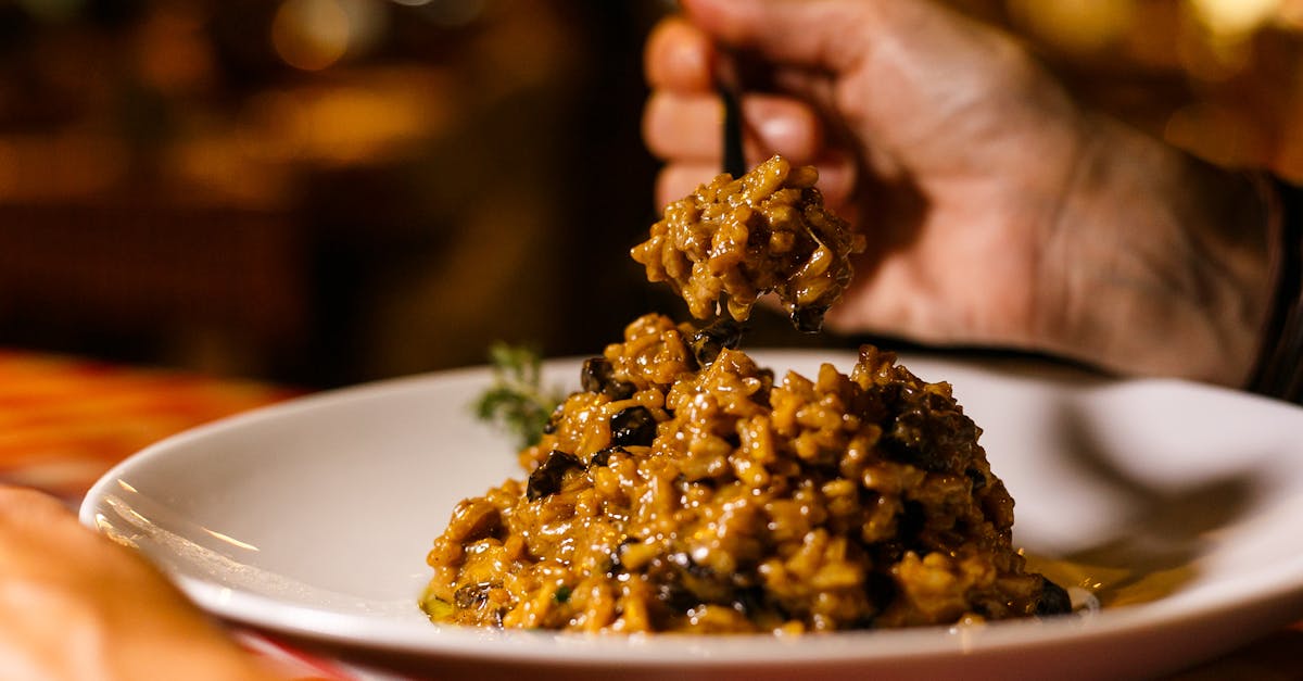 découvrez une recette savoureuse de risotto au courgette et chorizo, alliant la douceur des légumes à la richesse épicée du chorizo pour un plat gourmand et facile à préparer.