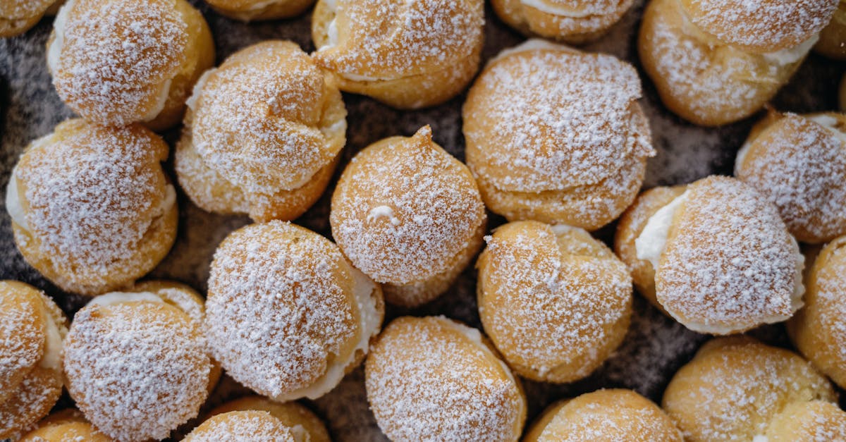 découvrez comment préparer facilement des éclairs à la pâte à choux avec votre thermomix grâce à notre recette simple et rapide, pour des pâtisseries maison délicieuses.