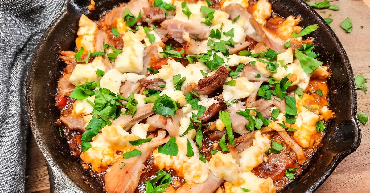 découvrez notre recette savoureuse de shepherd's pie au confit de canard, un plat réconfortant alliant douceur et gourmandise, parfait pour un repas convivial.