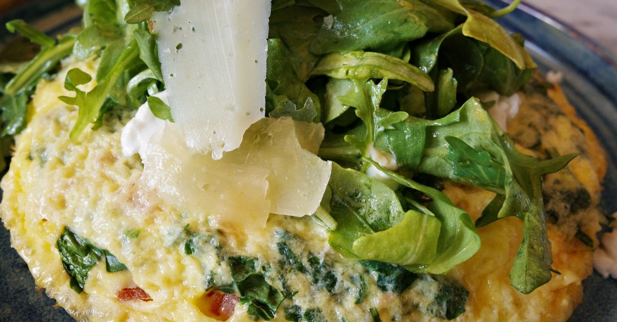 découvrez une délicieuse recette de gâteau aux épinards et fromage de chèvre, idéale pour un repas savoureux et original.