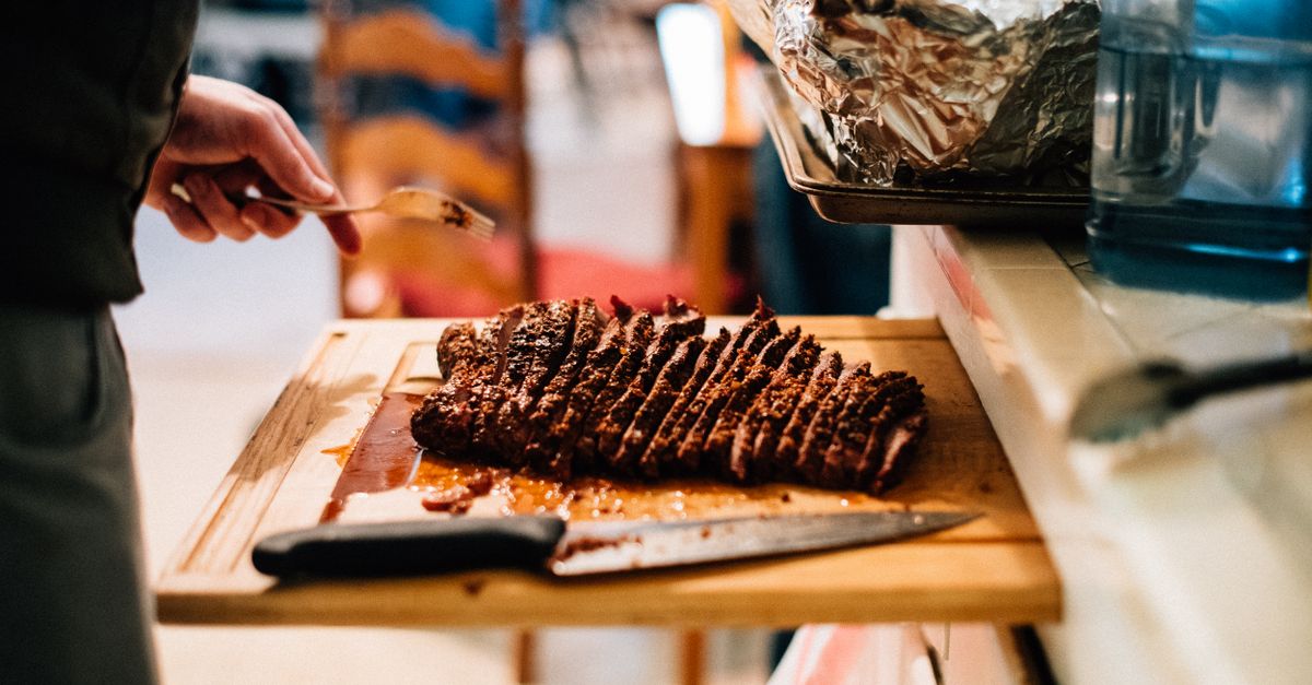 découvrez une recette savoureuse de bavette de bœuf, facile à préparer et parfaite pour un repas gourmand.