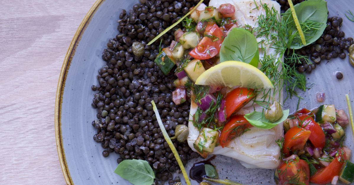 découvrez les lentilles beluga, petites et noires, riches en protéines et fibres, idéales pour des plats savoureux et nutritifs.