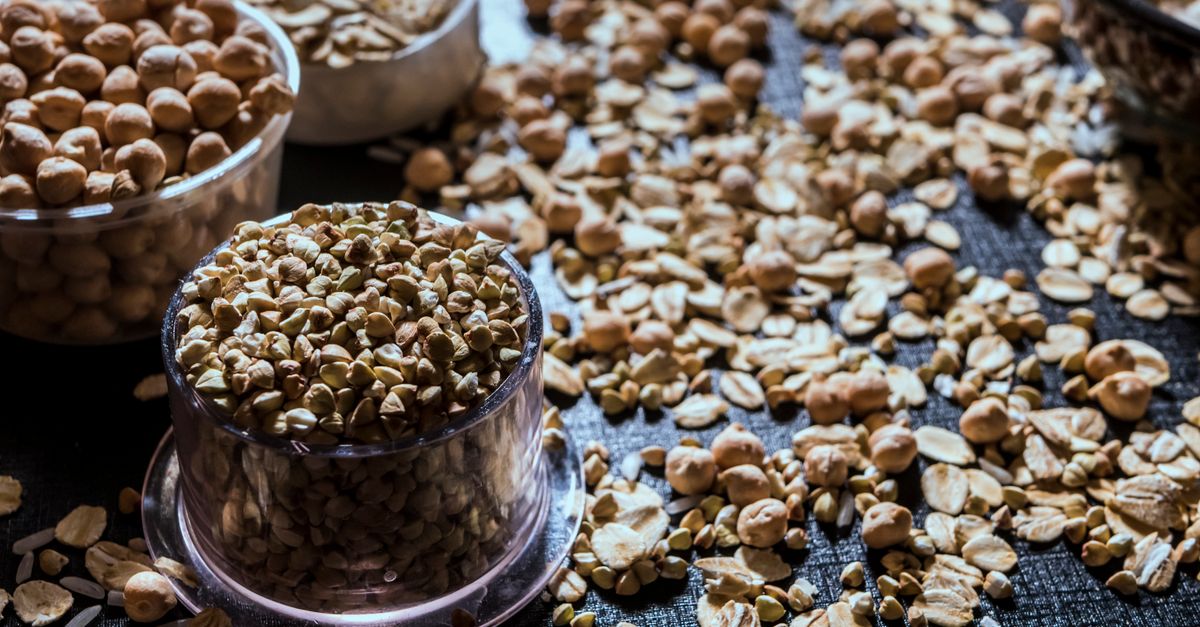 découvrez les bienfaits du sarrasin, une céréale riche en nutriments, sans gluten, idéale pour une alimentation saine et équilibrée.