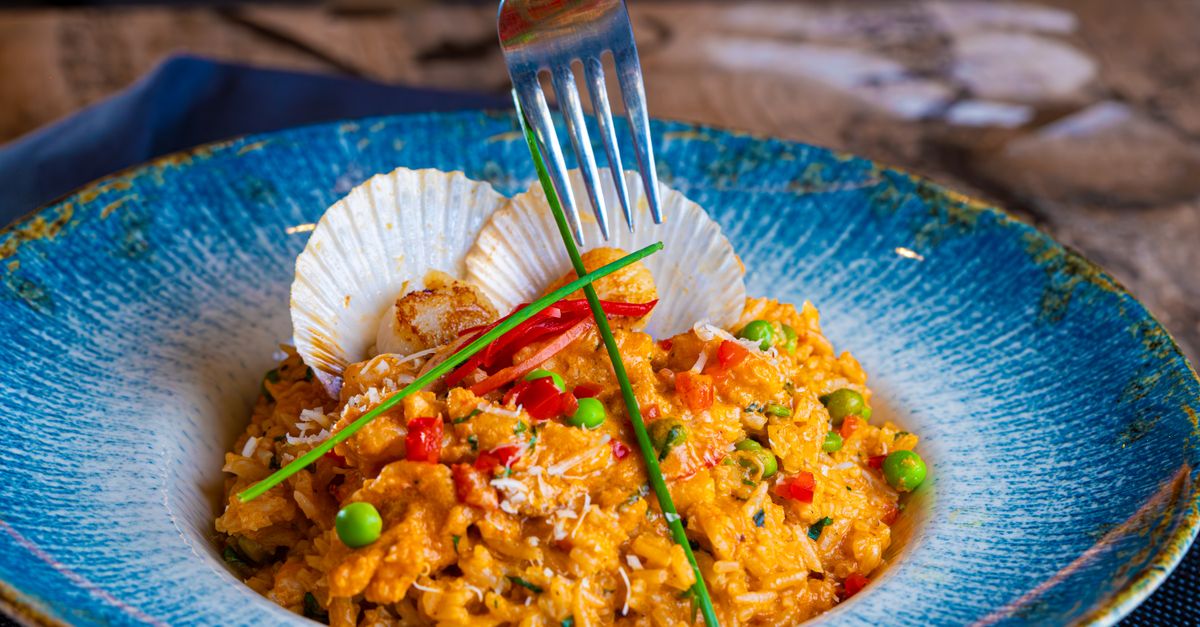 découvrez notre recette savoureuse de risotto à la butternut et au chorizo, alliant douceur et épices pour un plat réconfortant et gourmand.