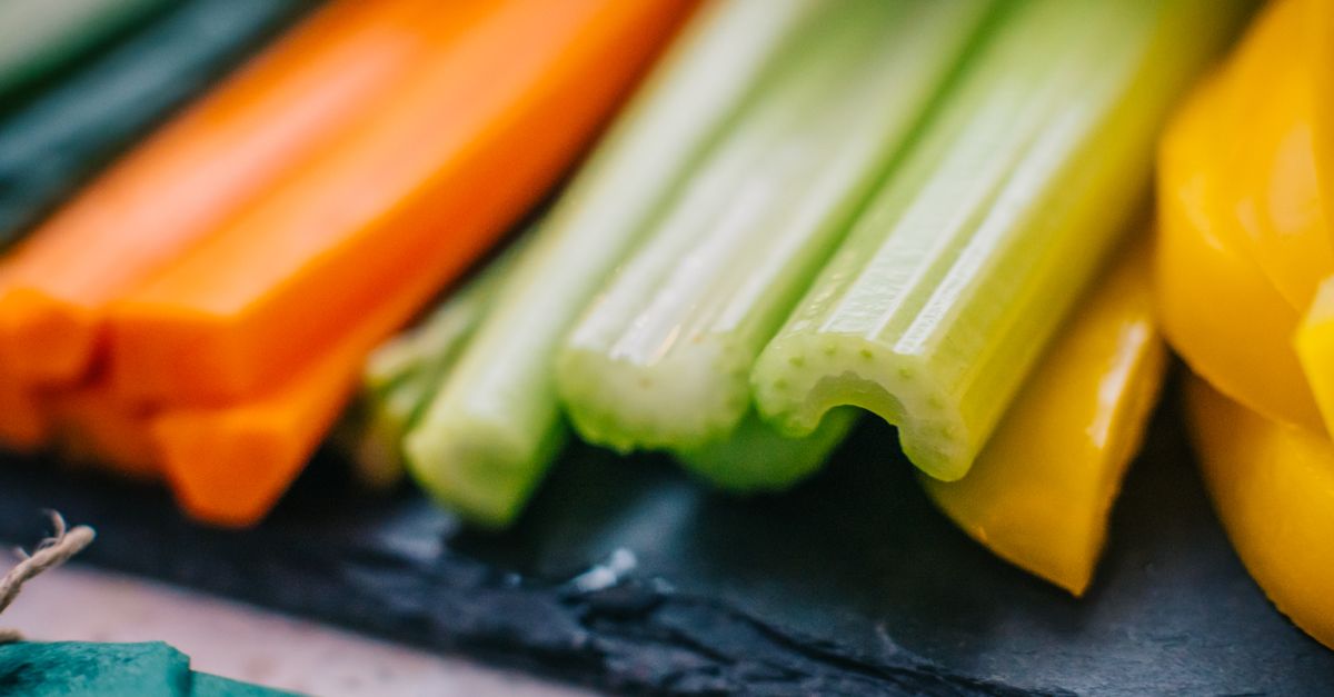 découvrez les branches de céleri fraîches et croquantes, idéales pour vos salades, smoothies et recettes saines.