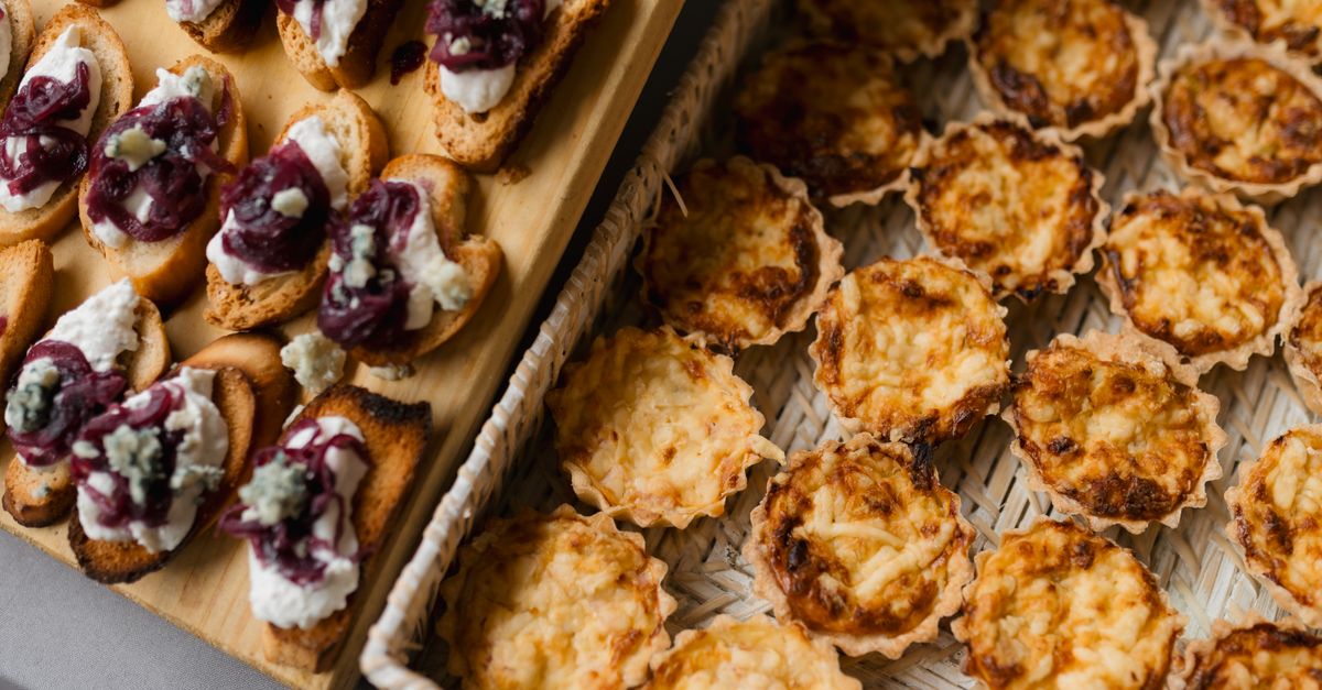 découvrez notre recette savoureuse de quiche au fromage de chèvre et poireaux, parfaite pour un repas gourmand et facile à préparer.
