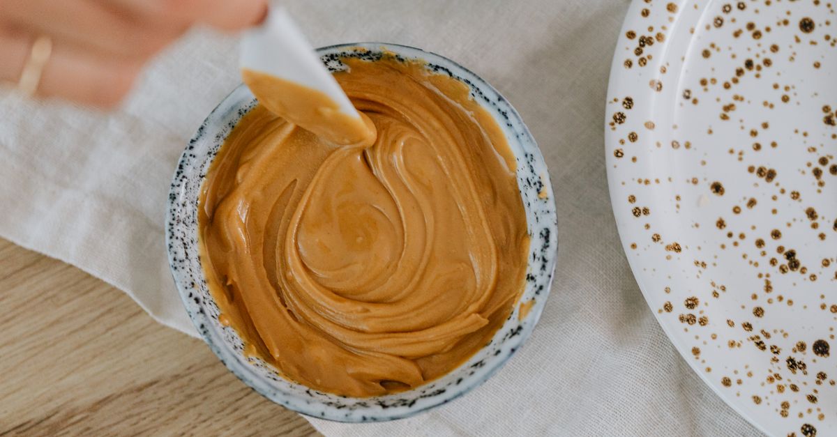 découvrez notre recette savoureuse de gâteau au chocolat et beurre de cacahuète, un dessert onctueux alliant douceur et gourmandise pour toutes les occasions.
