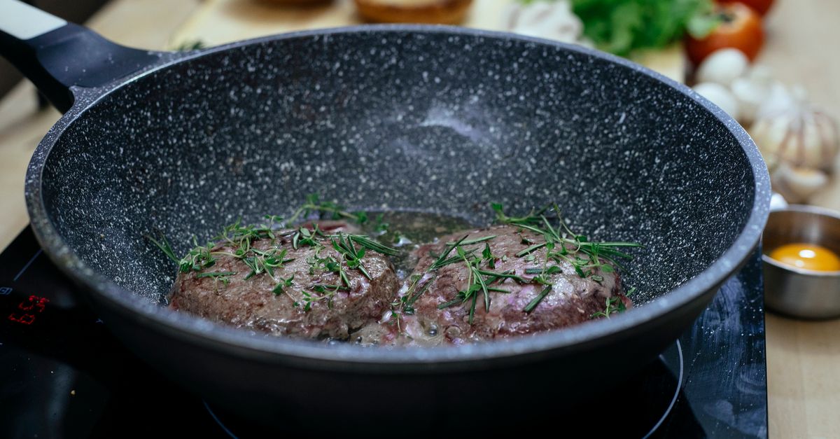 découvrez comment préparer facilement des galettes de burger à base de pommes de terre, parfaites pour un repas savoureux et végétarien.