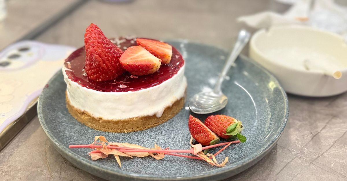 découvrez notre cheesecake fraise speculoos, un dessert gourmand alliant la douceur des fraises à la saveur épicée des speculoos pour un délice irrésistible.