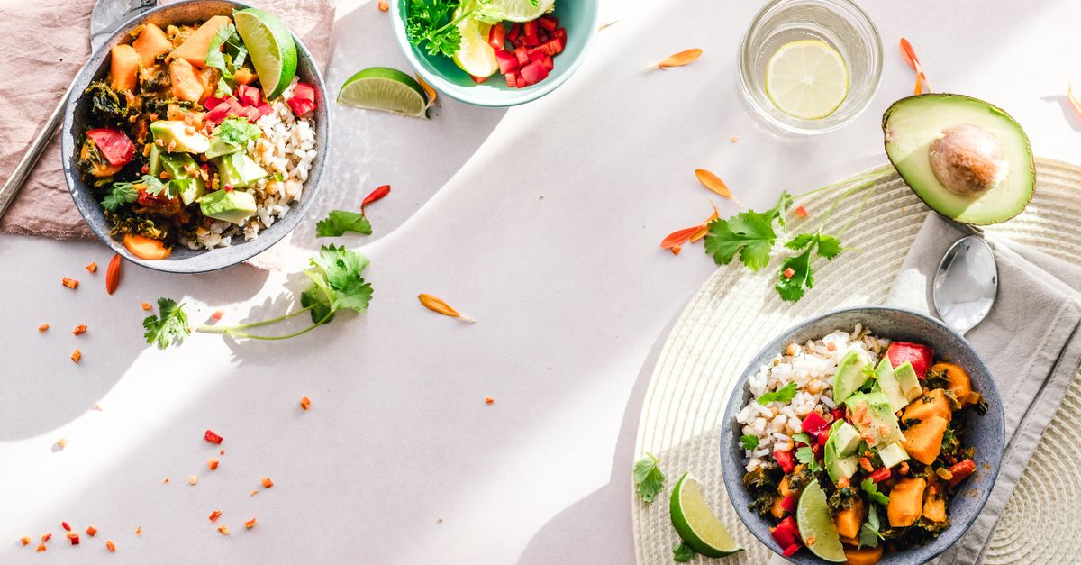 découvrez notre recette savoureuse de sweet potato bowl, un plat sain et gourmand à base de patate douce, légumes frais et délicieuses sauces maison.